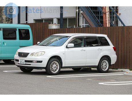 富士山 300 さ 8761, Mitsubishi Airtrek