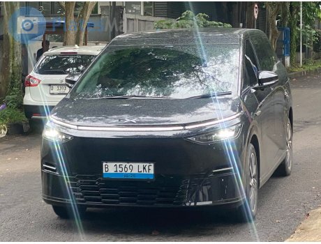 B 1569 LKF, XPeng X9