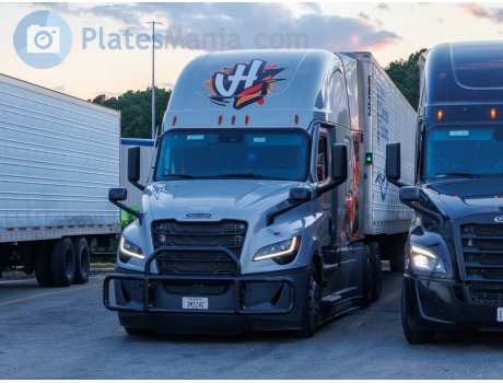 3MI242, Freightliner Cascadia