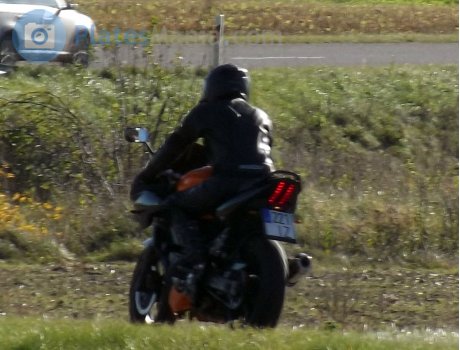 221 IZ, Suzuki SV Series