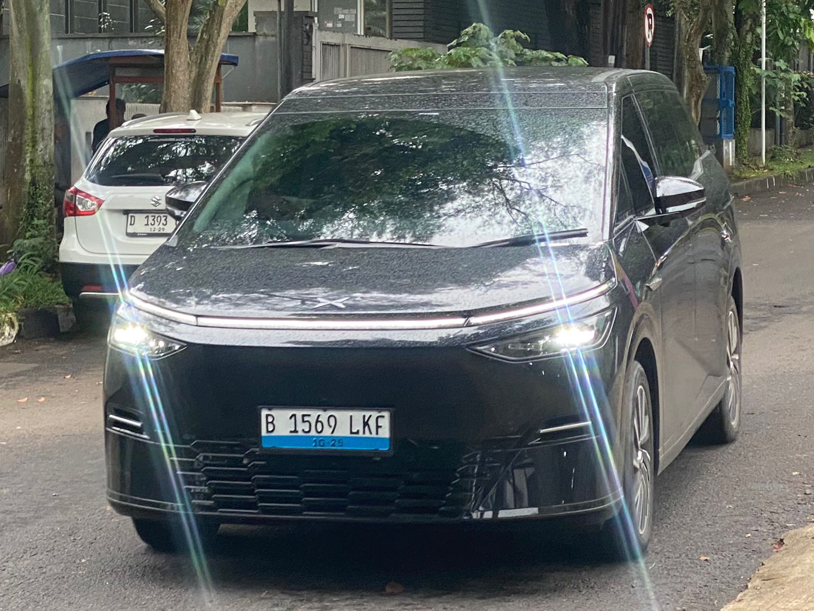 B 1569 LKF, XPeng X9 1st gen, 2023–