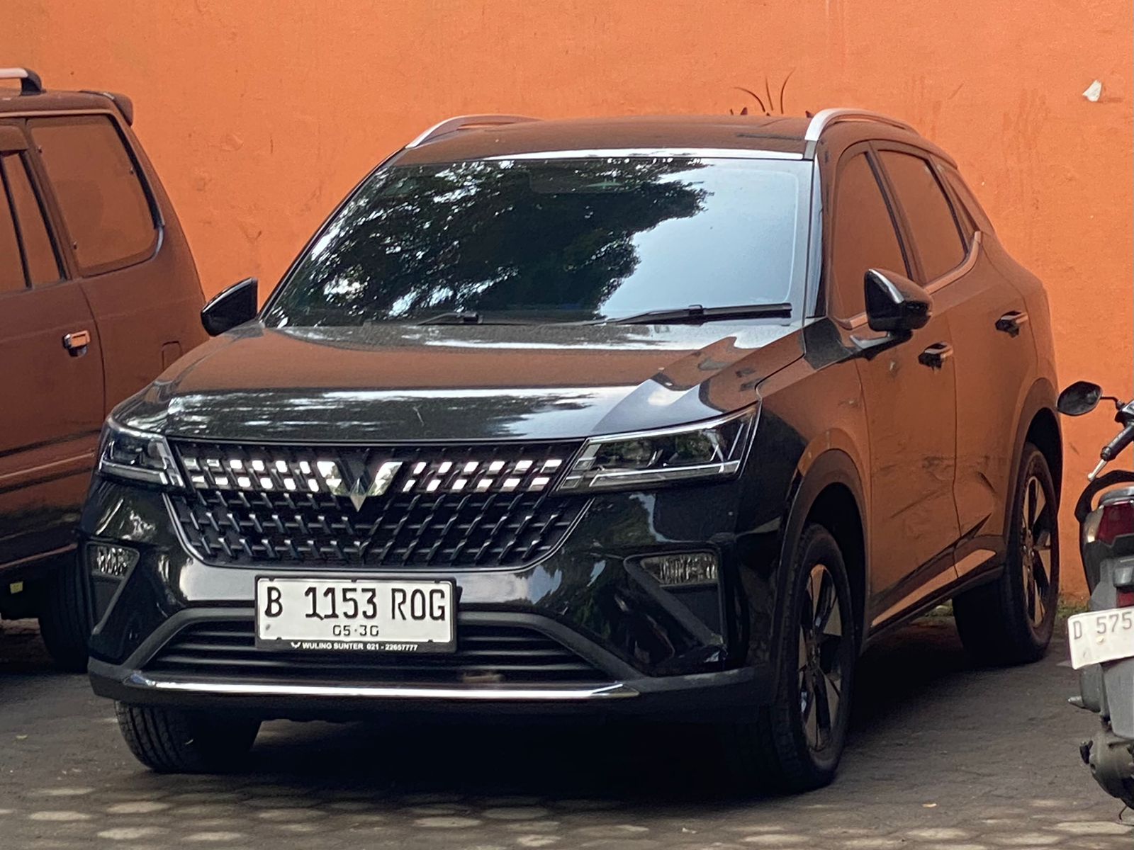 B 1153 ROG, Wuling Alvez 