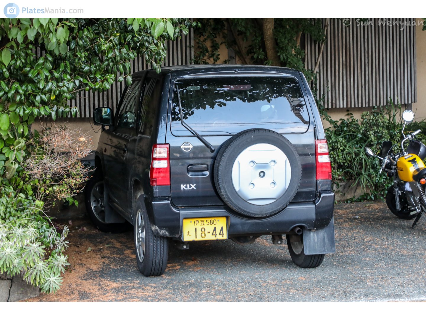 伊豆 580 え 1844, Nissan Kix 1st gen (H59), 2008–2012