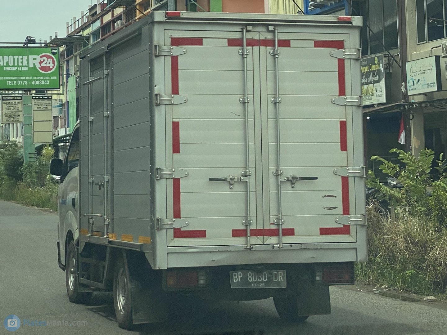 BP 8030 DR, Isuzu Traga 