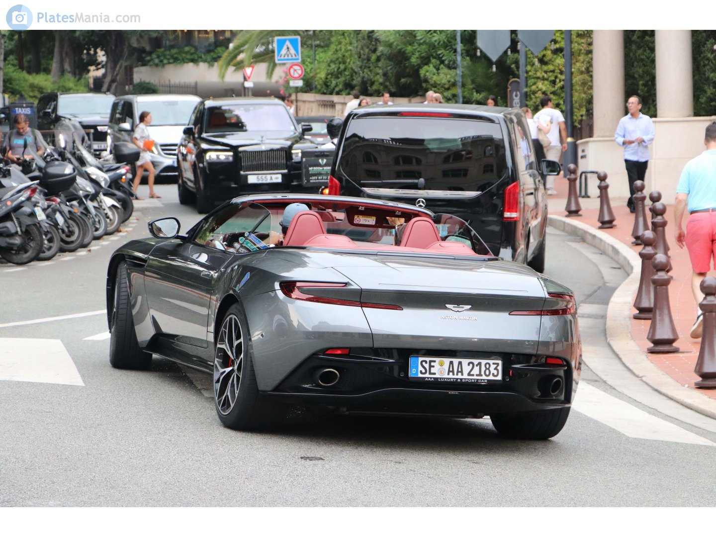 SE AA 2183, Aston Martin DB11 Volante Convertible (AM5), 2018–2023