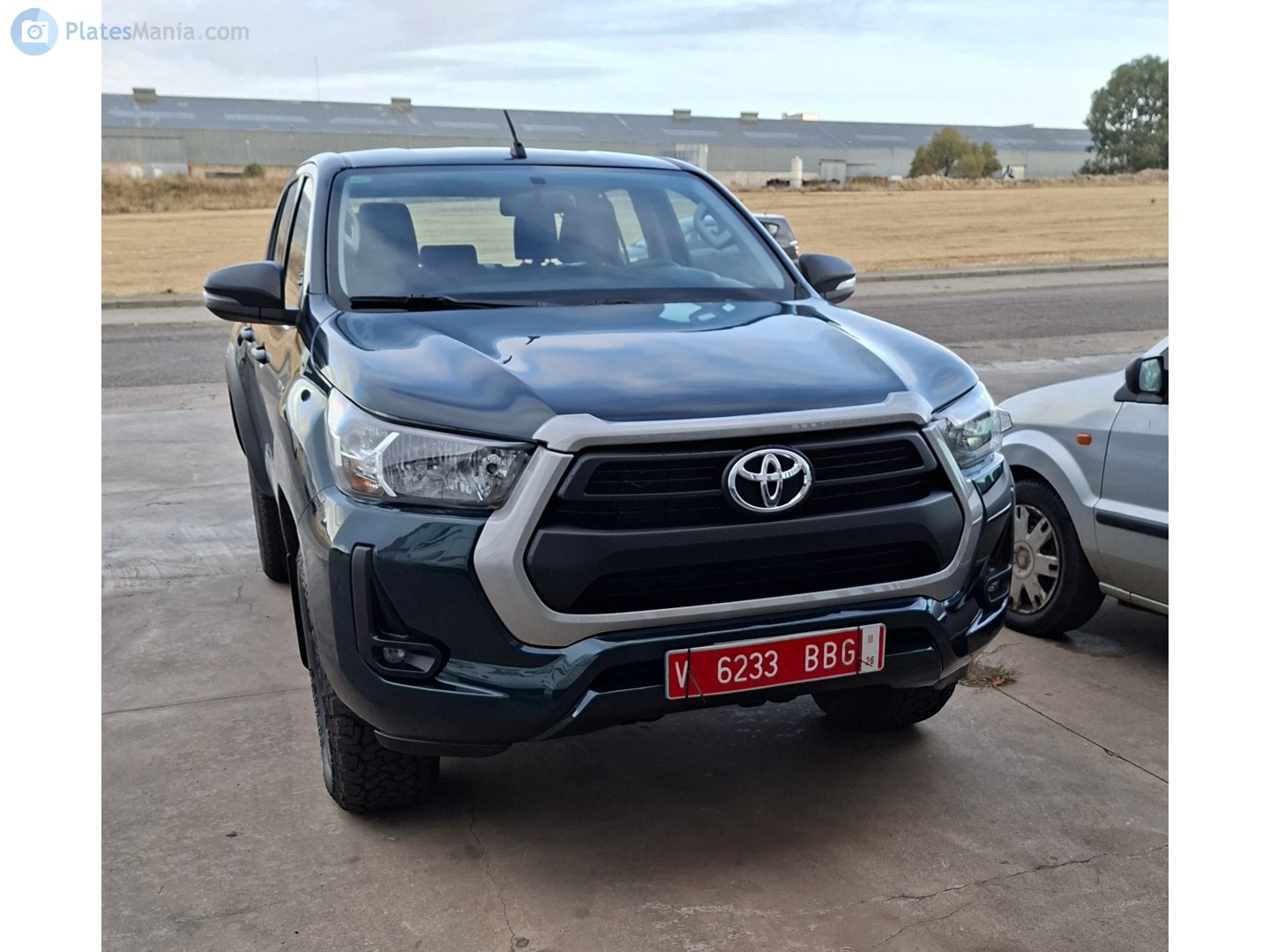 V 6233 BBG, Toyota Hilux 8th gen (AN120/AN130), 2015–