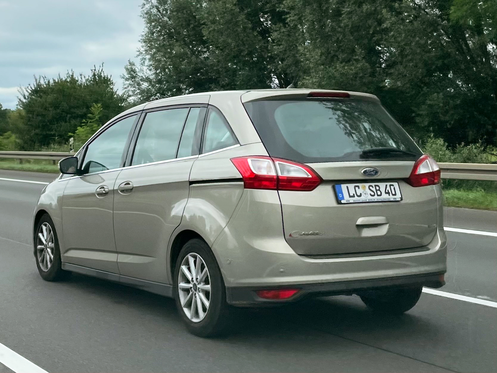 LC SB 40, Ford Grand C-Max 1st gen (C344; DXA), 2010–2019