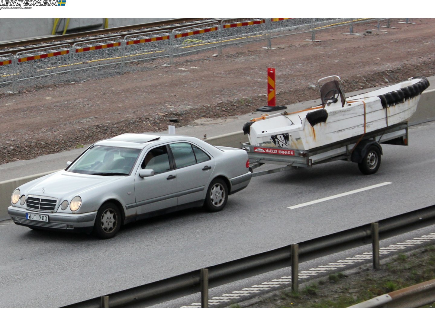 WJT 700, Mercedes-Benz E-Klasse 2nd gen Sedan (W210), 1995­–2002