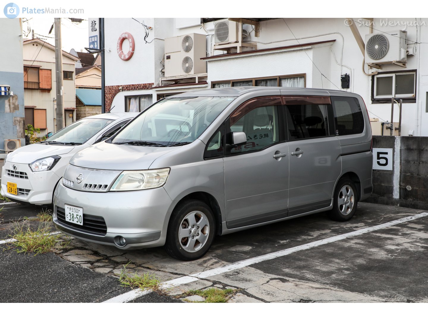 伊豆 500 と 3850, Nissan Serena 3rd gen (C25), 2005–2010