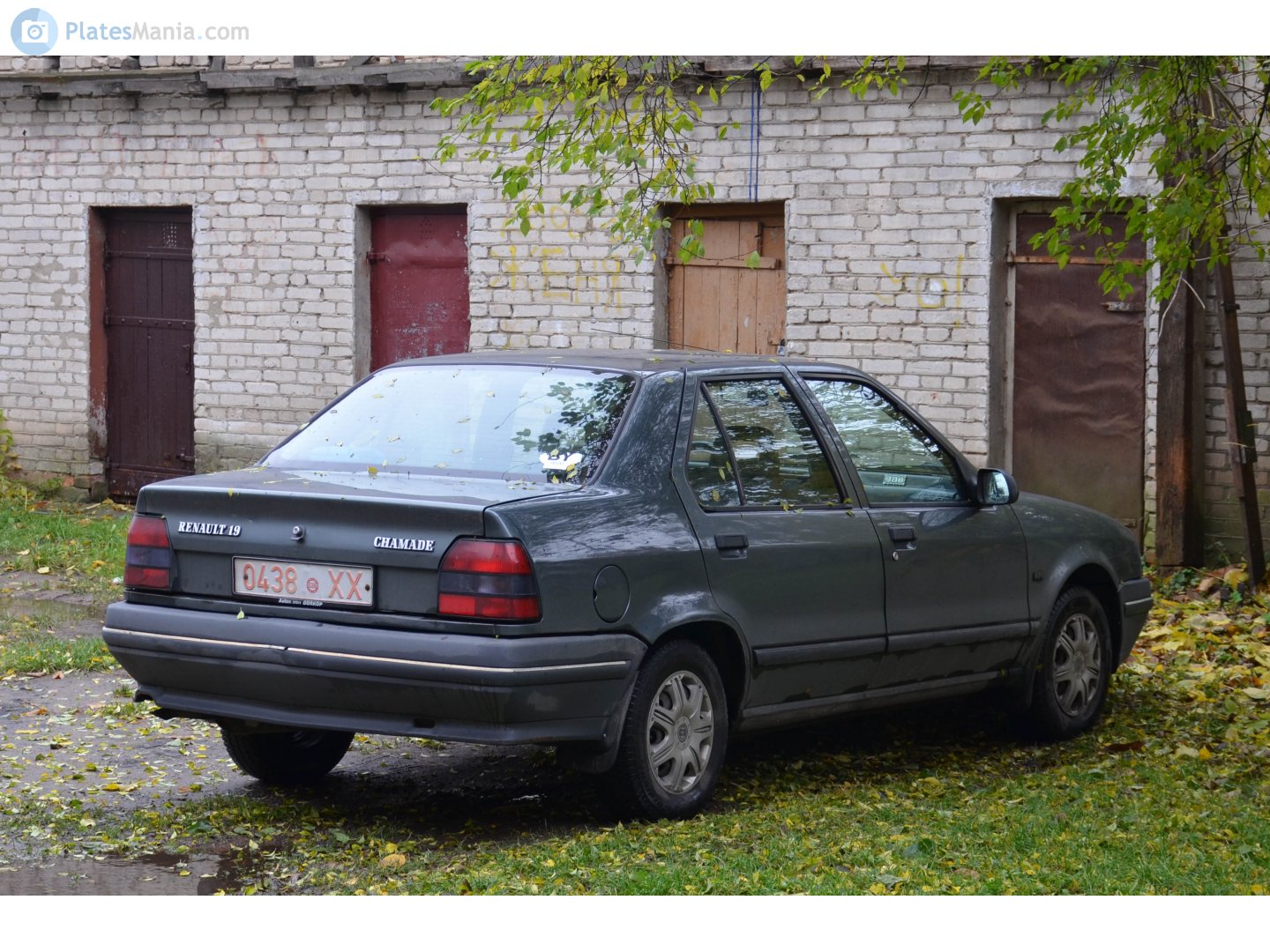 0438 XX, Renault 19 1st gen Chamade Sedan (L53), 1989–1992