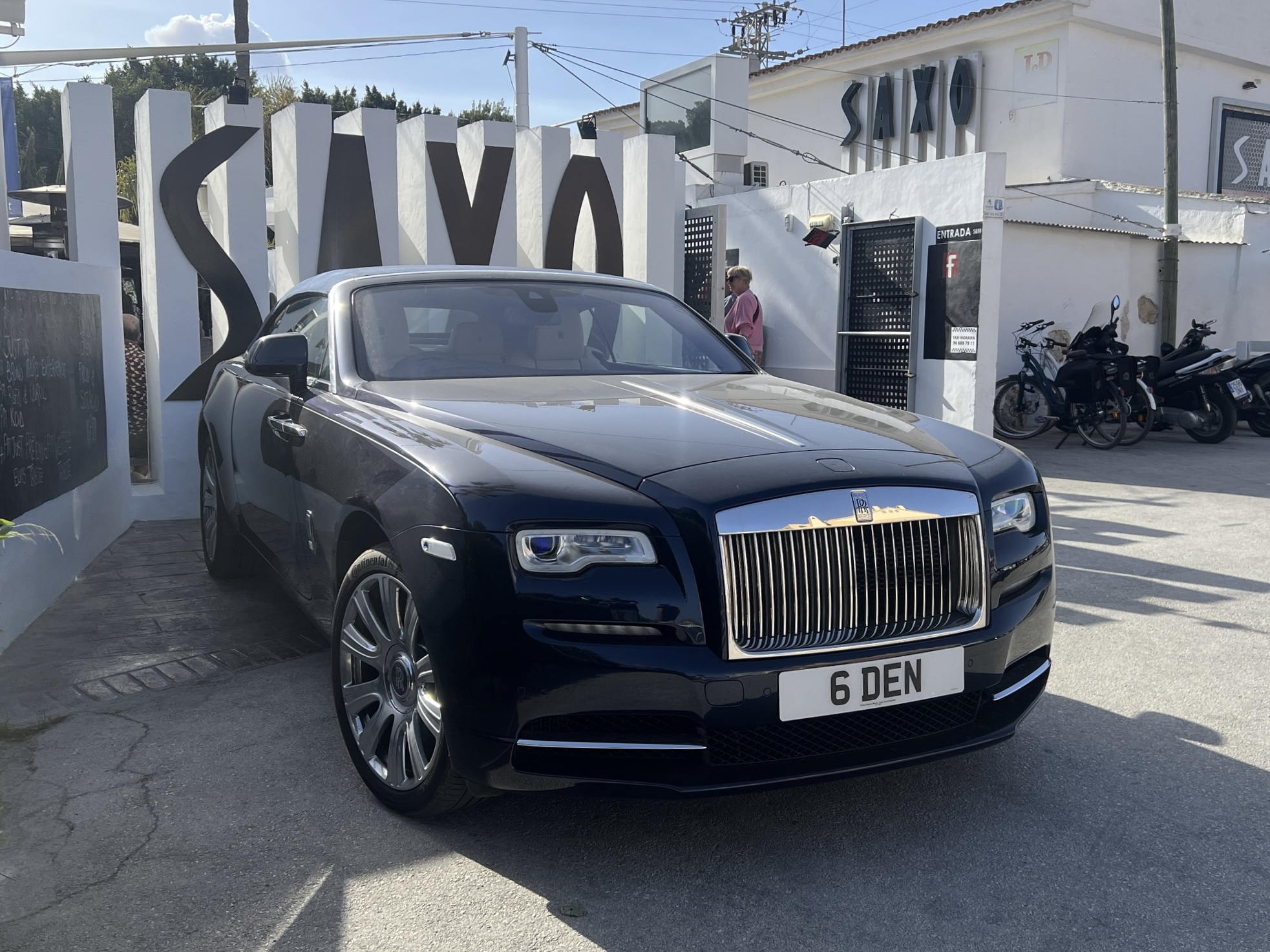 6DEN, Rolls-Royce Dawn 1st gen (RR6), 2015–2023