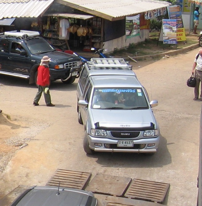 บง 4537, Isuzu Dragon Eye 1st gen (TF; TH-market), 1996—2002