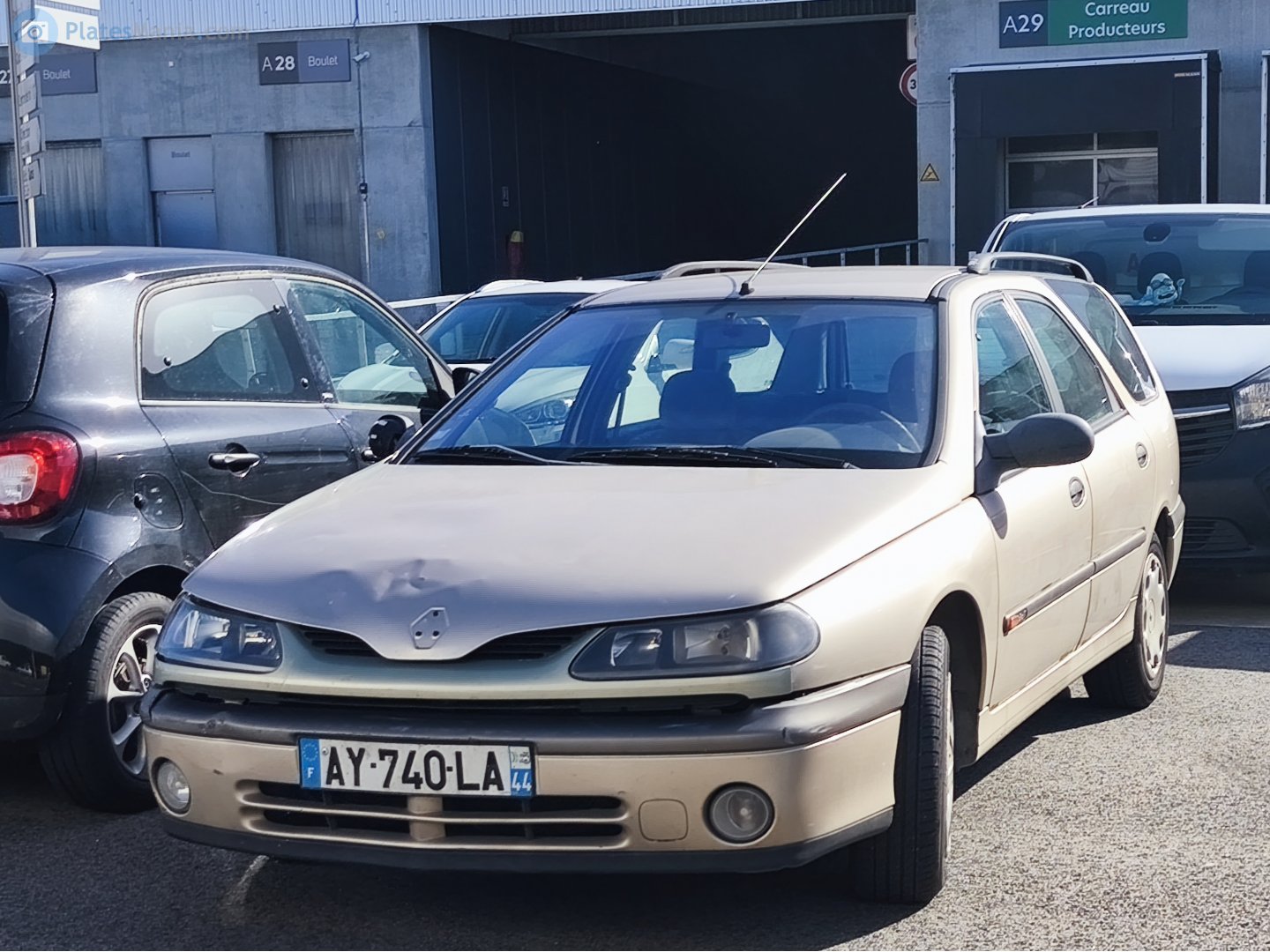 AY-740-LA, Renault Laguna 1st gen Estate (X56), 1994–2001