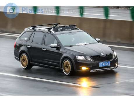 京G·WK966, Skoda Octavia