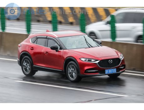 京F·88705, Mazda CX-4