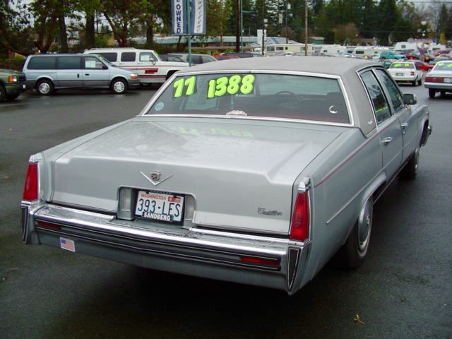 393-LES, Cadillac Fleetwood Brougham (69; D-body), 1976–1986