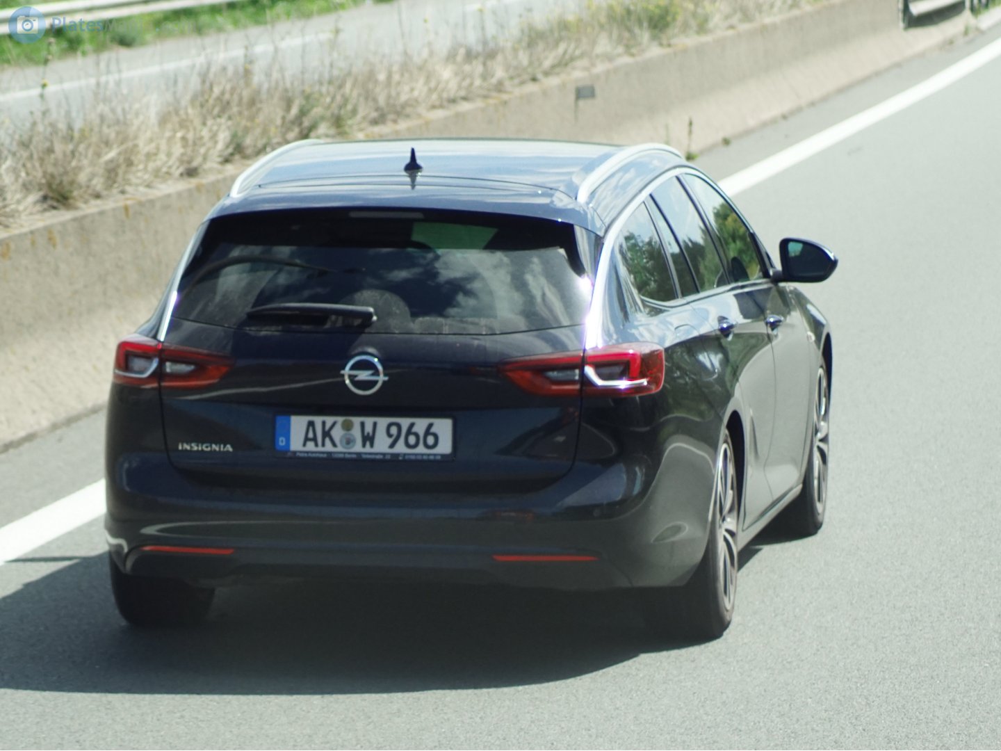 AK W 966, Opel Insignia 