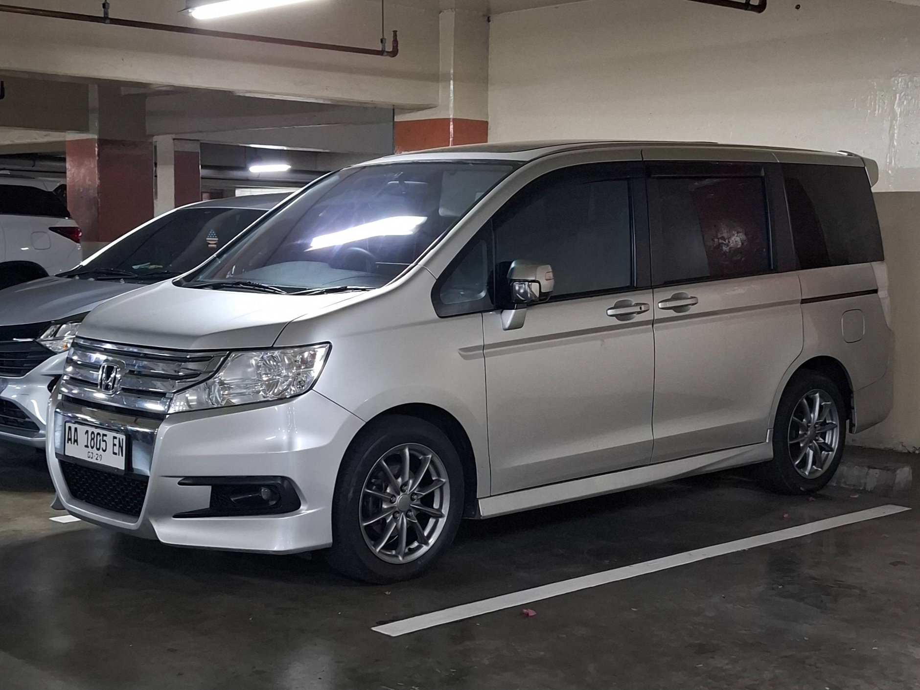 AA 1805 EN, Honda Stepwgn 4th gen Spada (RK1), 2009–2015