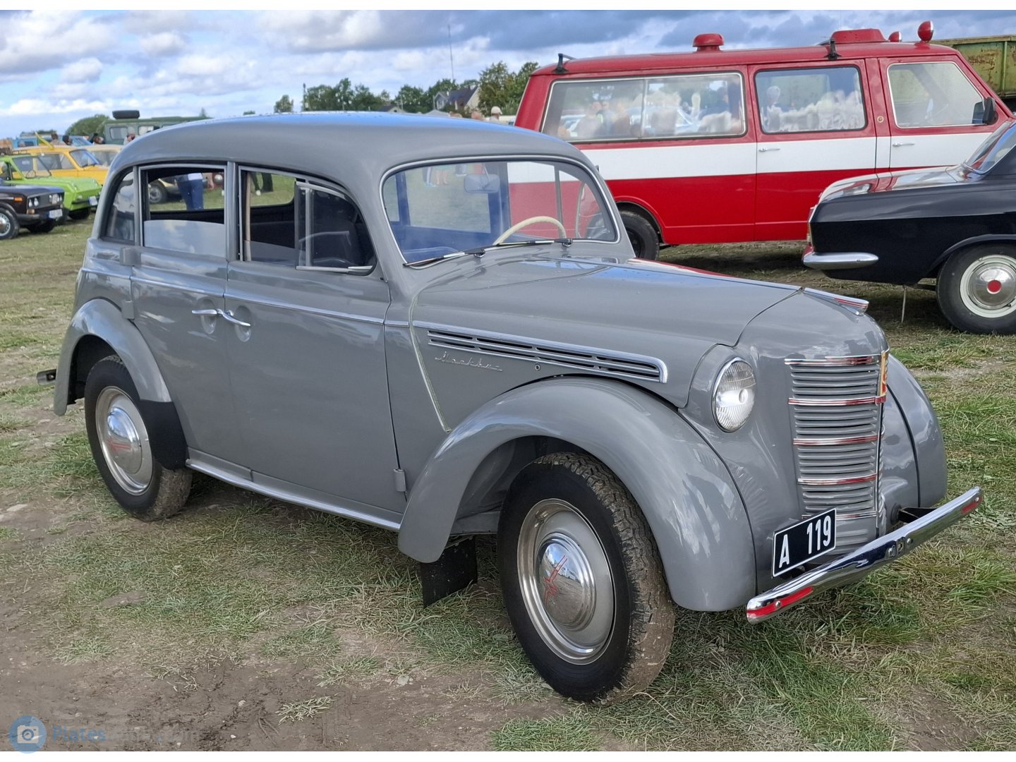 A 119, Moskvich (AZLK) 400/401 401-420 Sedan, 1954–1956