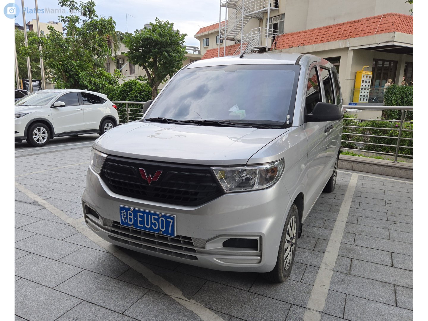 琼B·EU507, Wuling Hongguang V 1st gen (LZW6446), facelift, 2019–