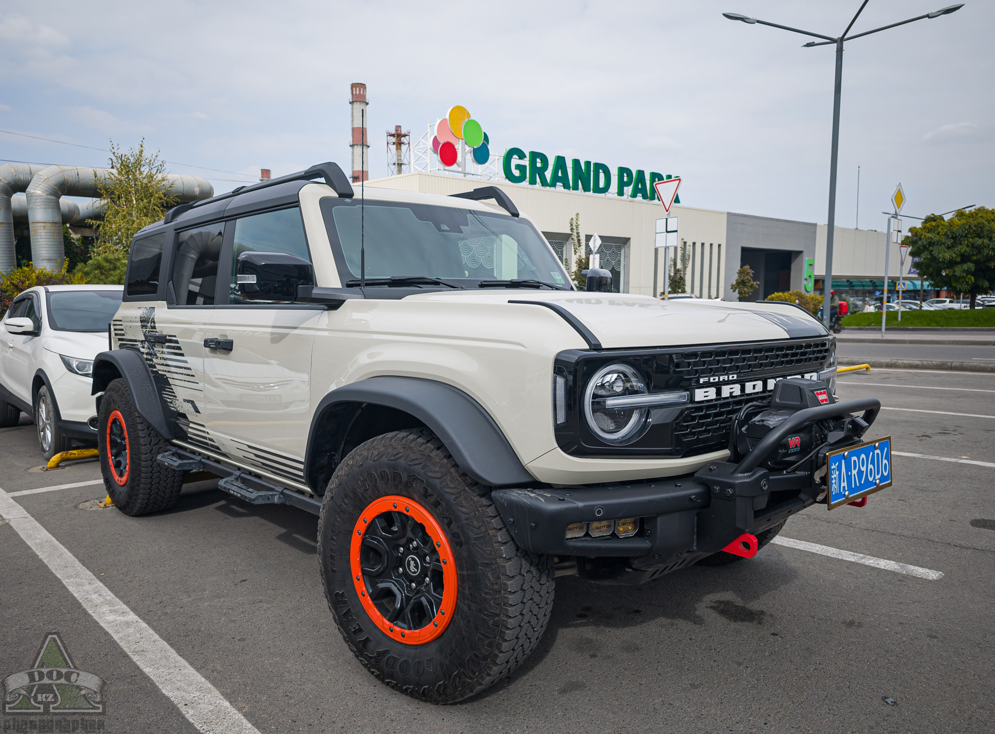 新A·R96D6, Ford Bronco 6th gen 5-door SUV (U725), 2021–