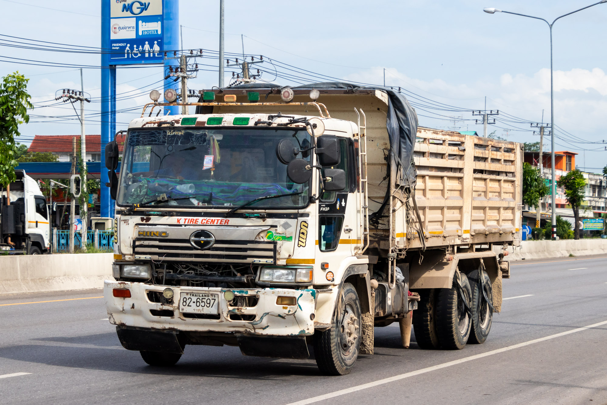 82-6597, Hino Super Dolphin Profia 