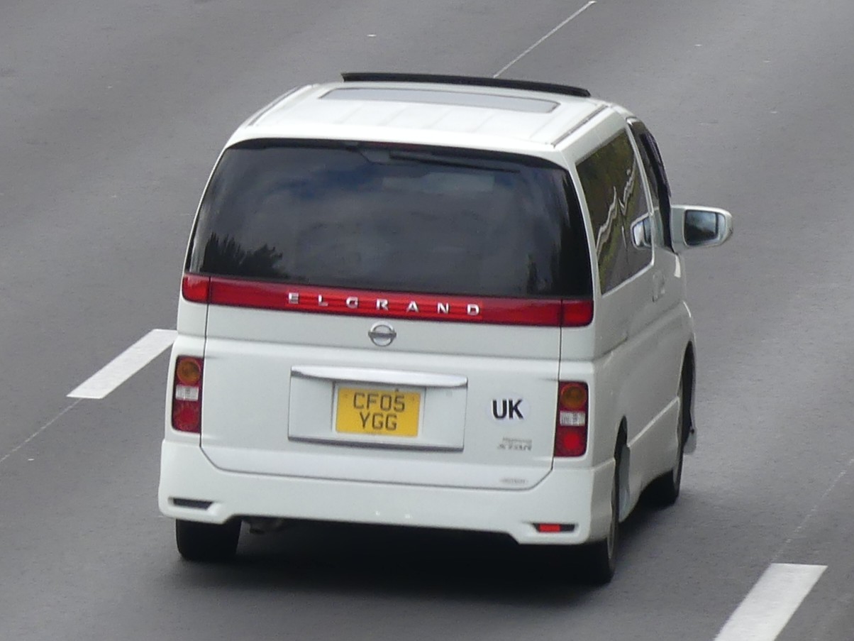 CF05YGG, Nissan Elgrand 2nd gen (E51), 2002–2010