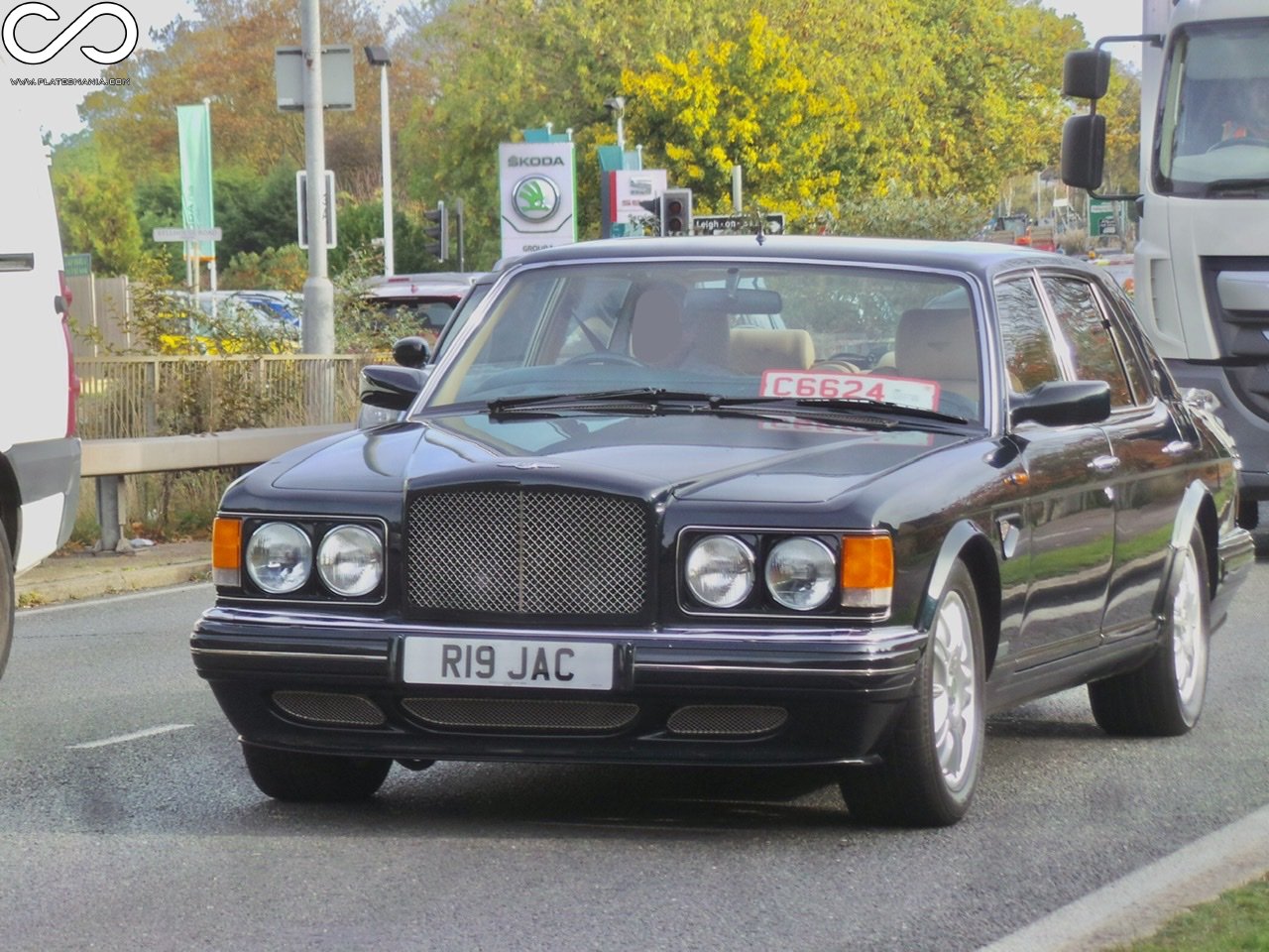 R19JAC, Bentley Brooklands 1st gen Sedan, 1992–1998