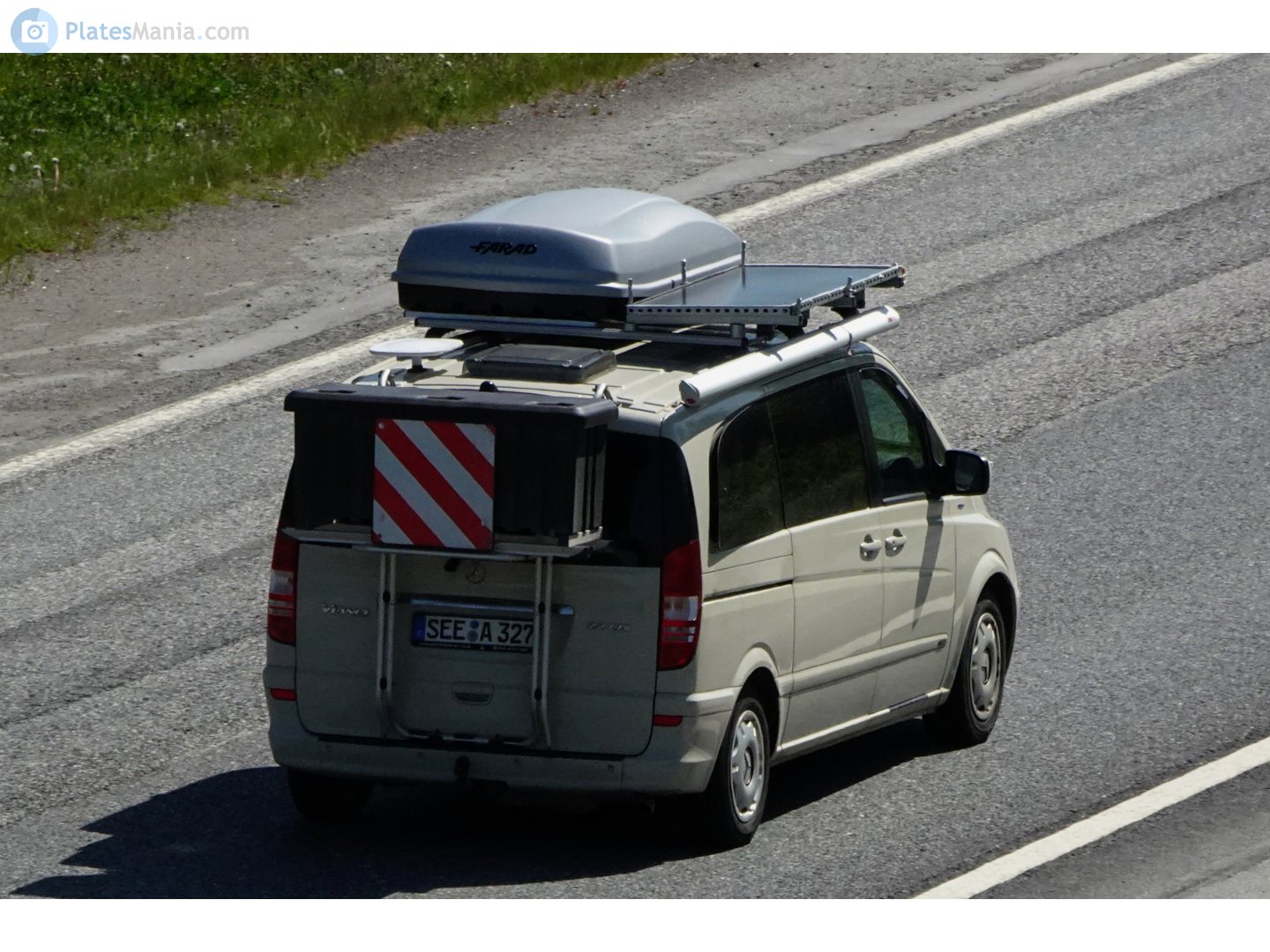 SEE A 327, Mercedes-Benz Viano 