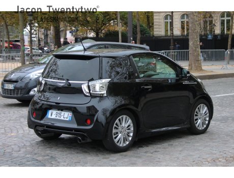 W-915-LJ, Aston Martin Cygnet