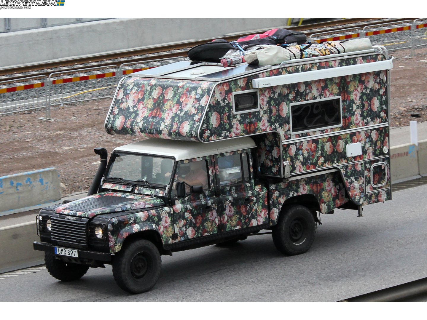 UMR 897, Land Rover Defender 1st gen 127