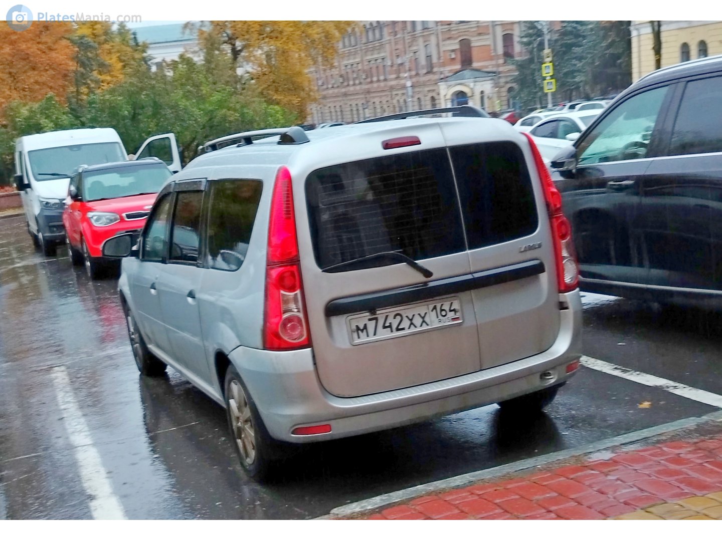 м 742 хх 164, Lada (VAZ) Largus 