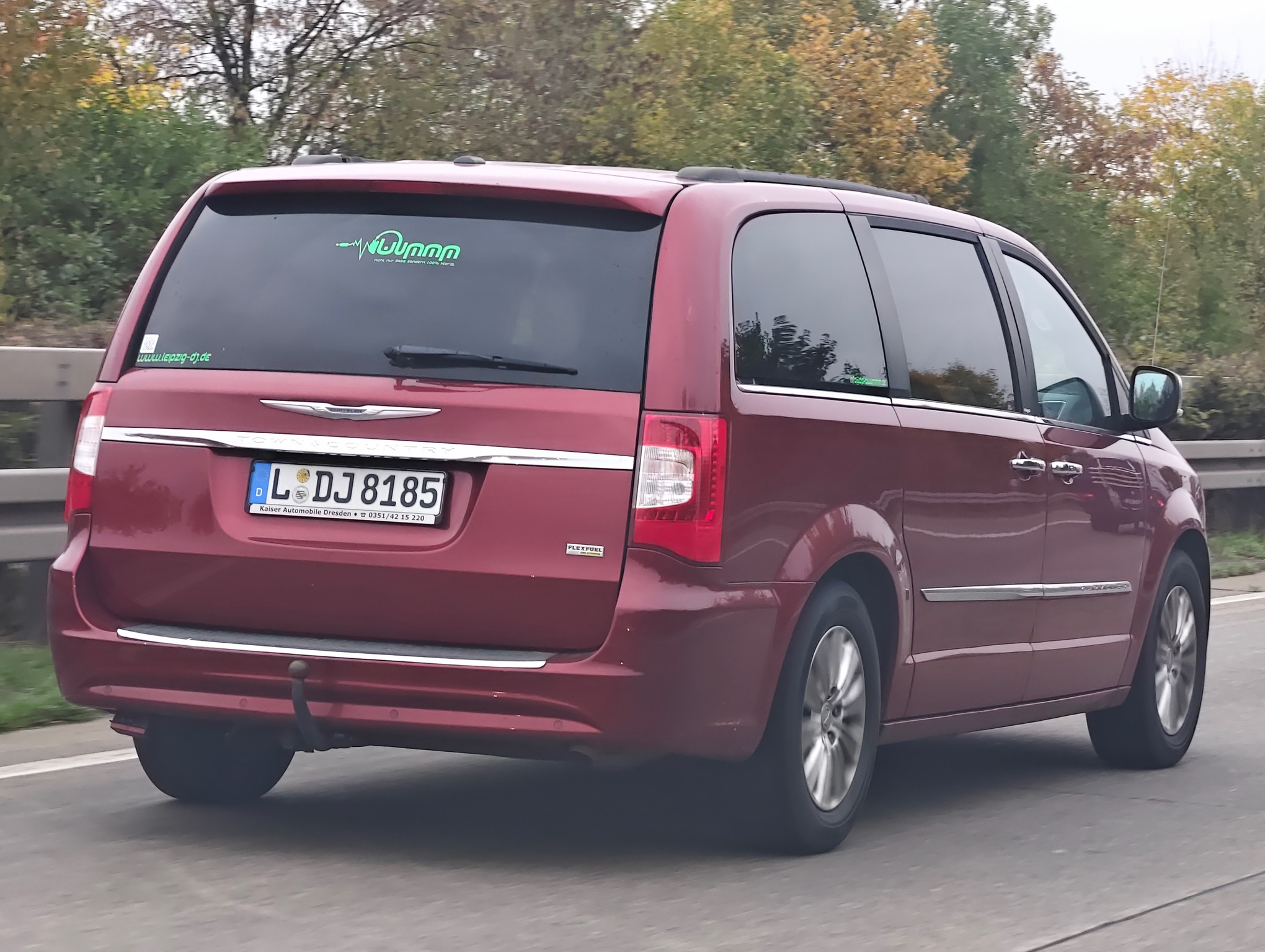 L DJ 8185, Chrysler Town&Country 5th gen Minivan (RT), facelift, 2010–2016