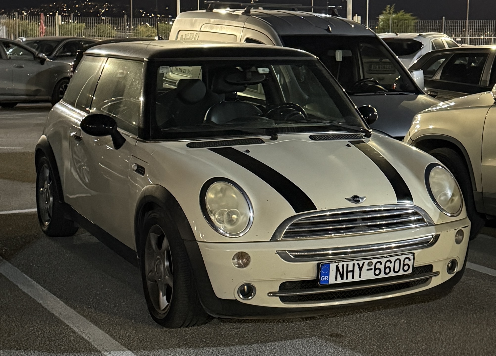 NHY-6606, MINI Hatch 1st gen (R50/R53), 2000–2006