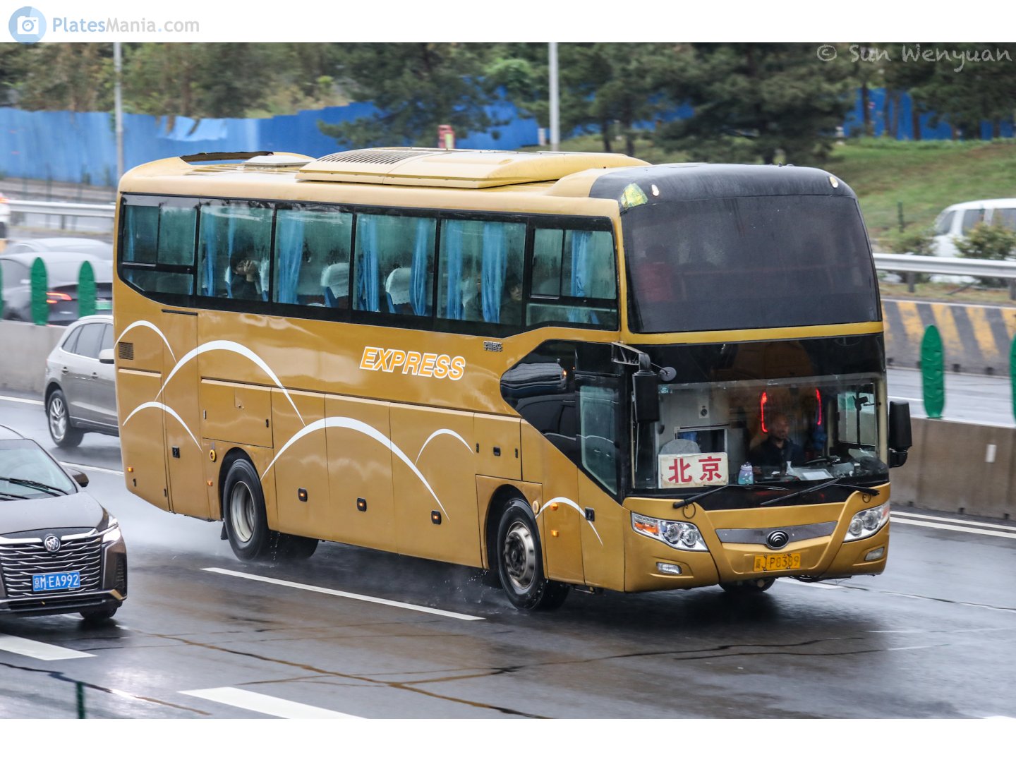 冀J·P8389, Yutong ZK6127 