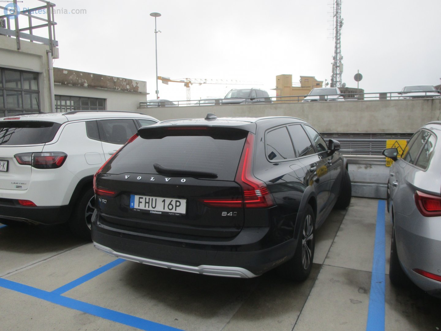 FHU 16P, Volvo V90 2nd gen Cross Country (235/236), 2016–