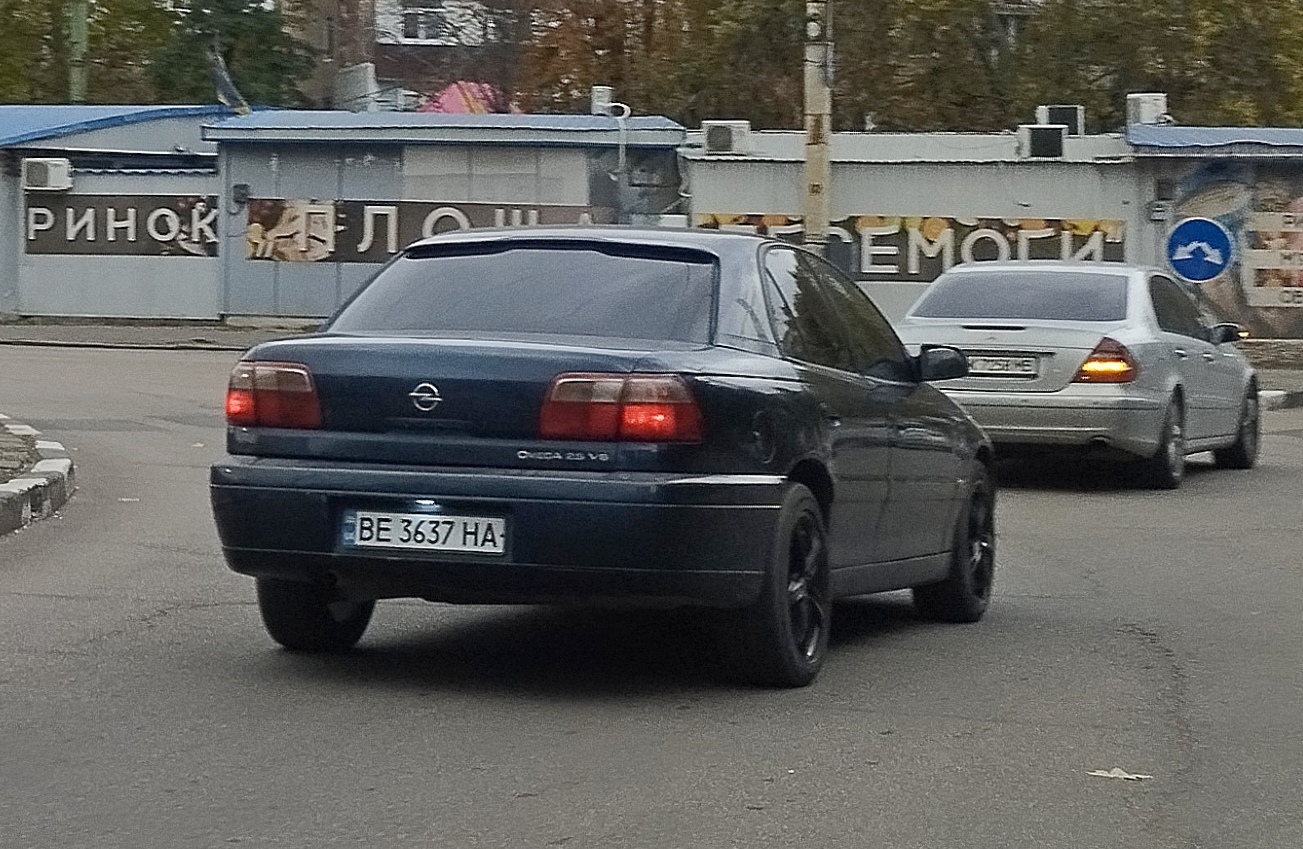 BE 3637 HA, Opel Omega 2nd gen Sedan (B; V94), facelift, 1999–2003
