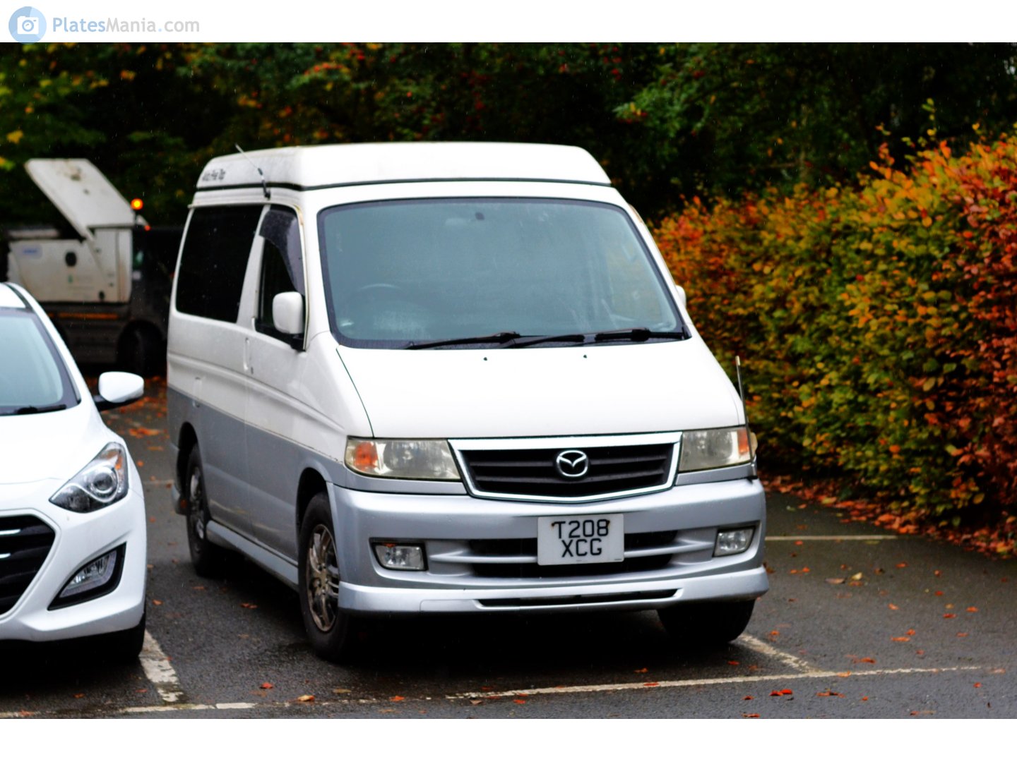 T208XCG, Mazda Bongo Friendee 1st gen (SG/SK/SL), facelift, 2001–2005