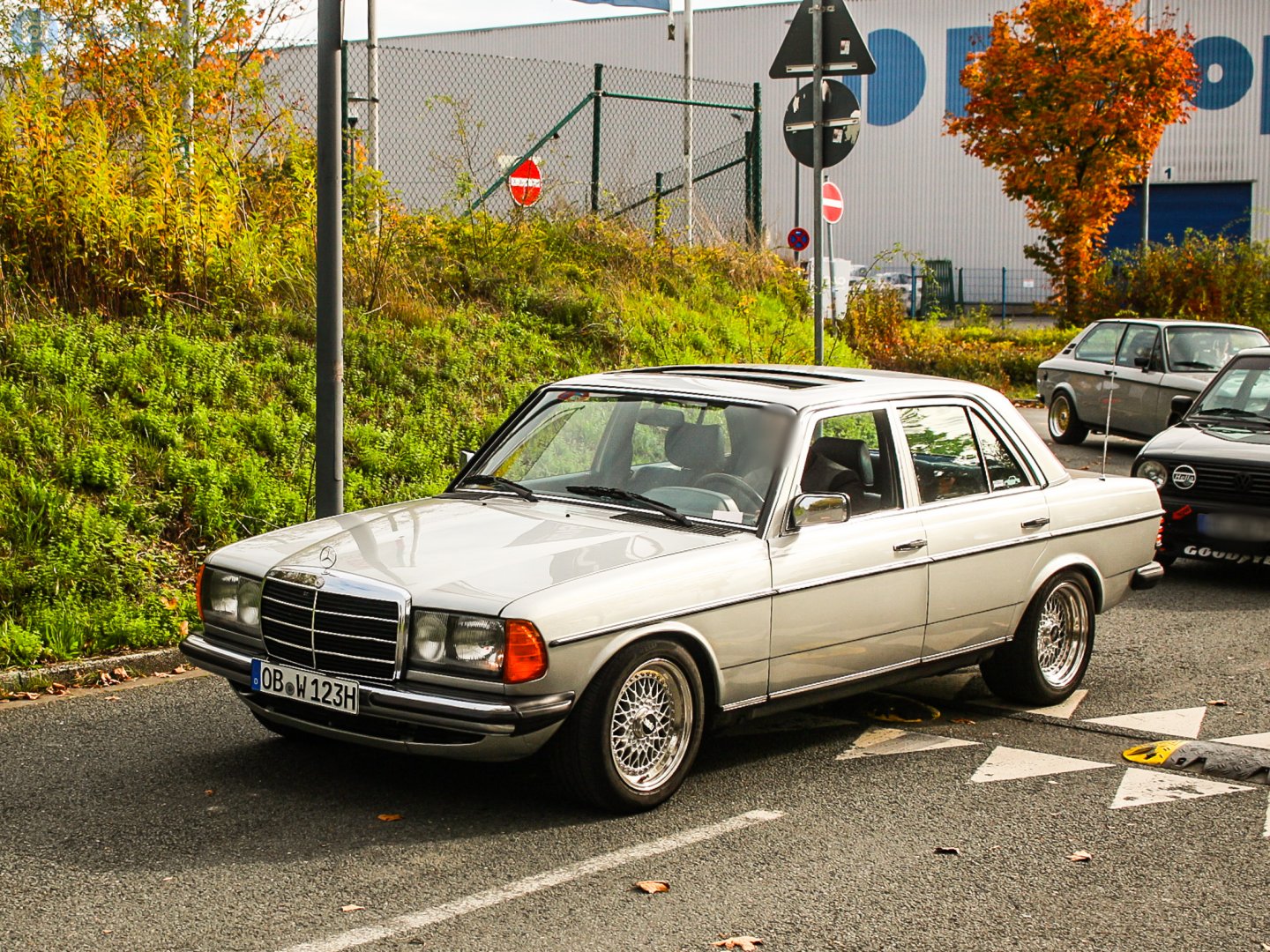 OB W 123 H, Mercedes-Benz E-Klasse 200–300 Sedan (W123), 1975­–1986