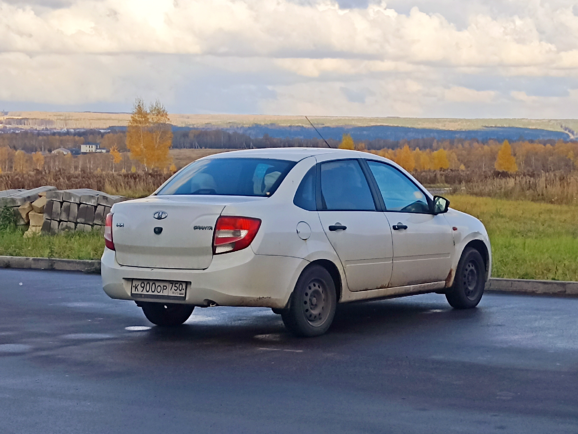 к 900 ор 750, Lada (VAZ) 2190 Granta 2190, 2011–2018