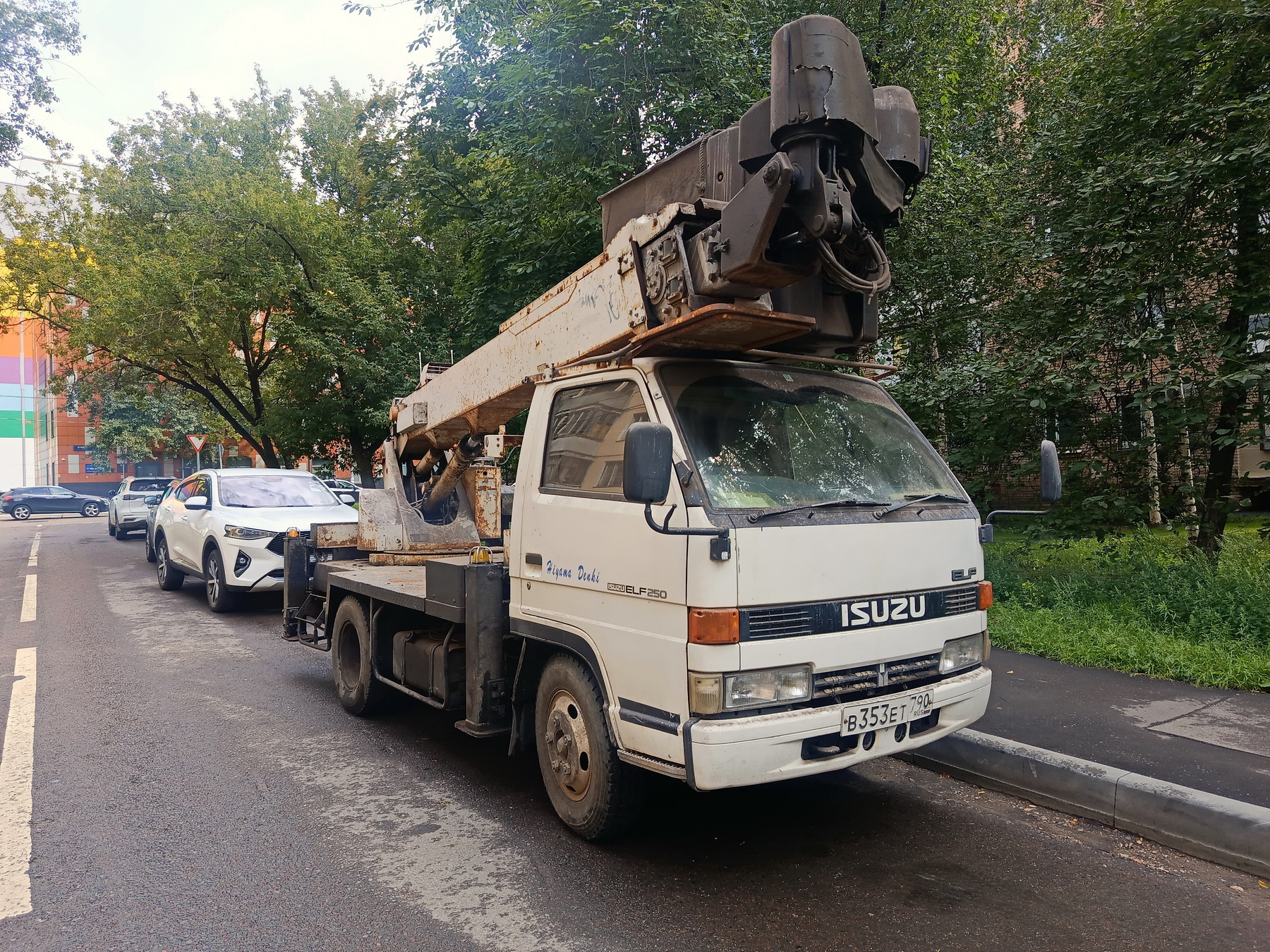 в 353 ет 790, Isuzu Elf 4th gen, 1984–1993