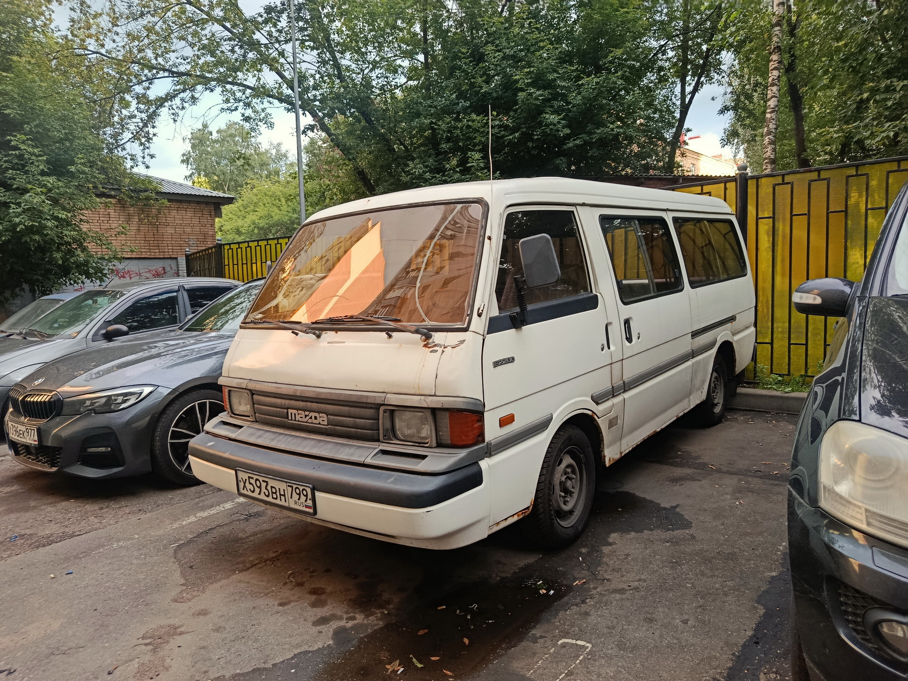 х 593 вн 799, Mazda E-Series 2nd gen (SE/SS), 1983–1999