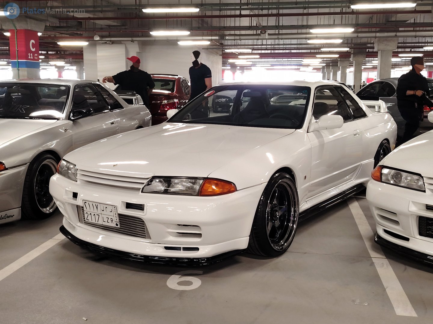 2117 LZR, Nissan Skyline 8th gen Coupé (R32), 1989–1993