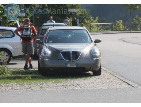 DJ 000 DZ, Lancia Thesis