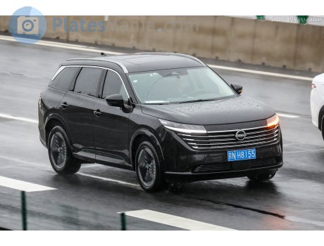 京N·H8155, Nissan Pathfinder