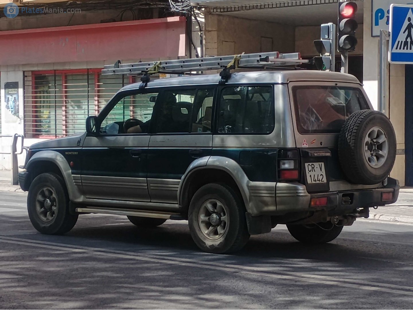 CR 1442 V, Mitsubishi Montero 2nd gen 5-door SUV (V20/NH/NJ/NK/NL), 1991–1999