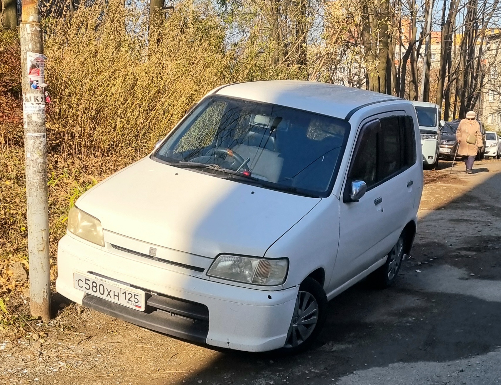 с 580 хн 125, Nissan Cube 1st gen (Z10), 1998–2002