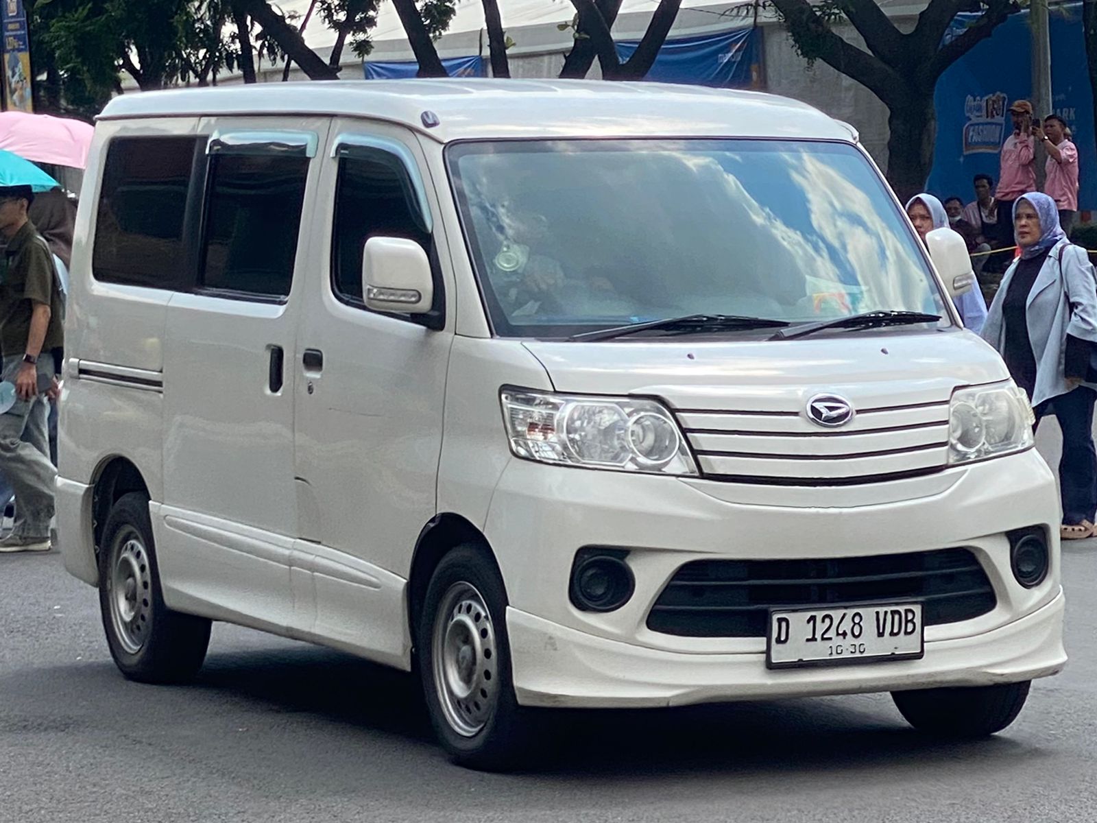 D 1248 VDB, Daihatsu Luxio 1st gen (S400), 2009–