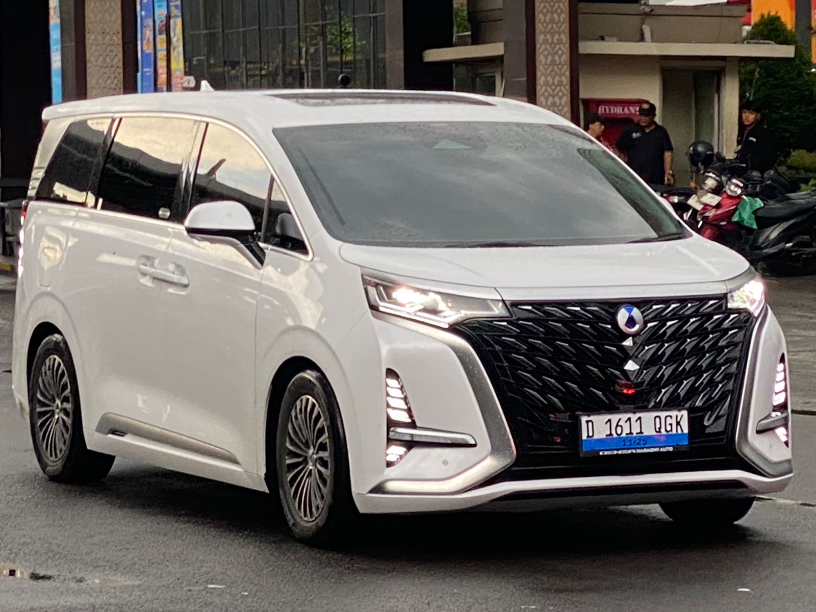 D 1611 QGK, Denza (Tengshi) D9 1st gen DM-i, 2022–