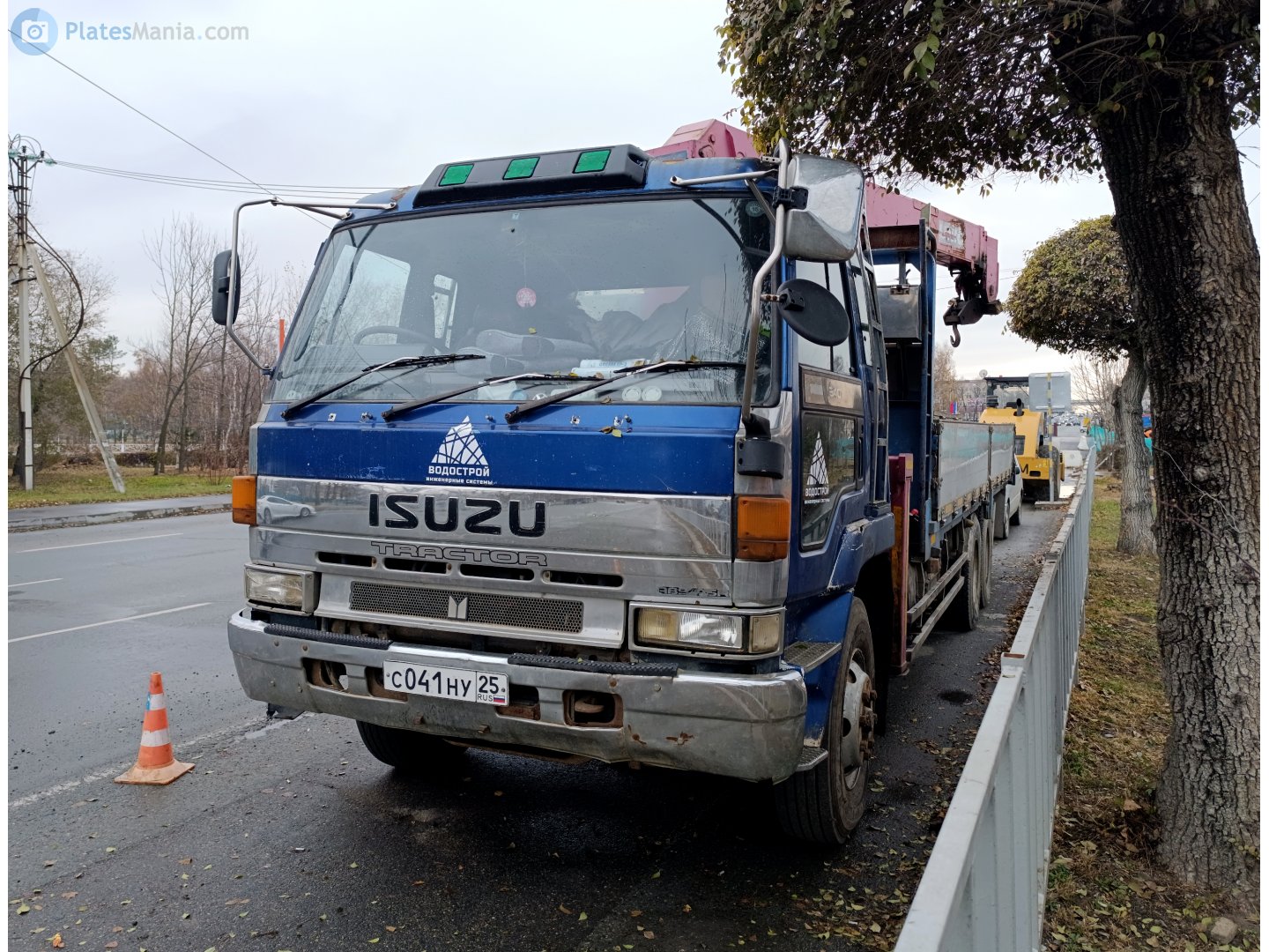 с 041 ну 25, Isuzu 810 